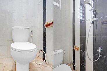 Otel Oyo 90794 Kostel Bunda Waru Syariah