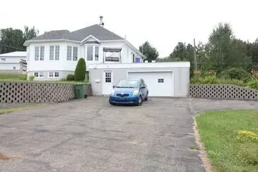 Majatalo Room In Guest Room   Gandhi Very Large Room Decorated In Indian Style, Office Space And Sofa