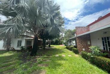 Hôtel Senderos De Sirivana