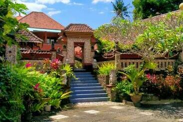 펜션 Puri Tegal Bunga Sukawati Gianyar Redpartner