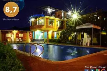 Albergue Alex Country House