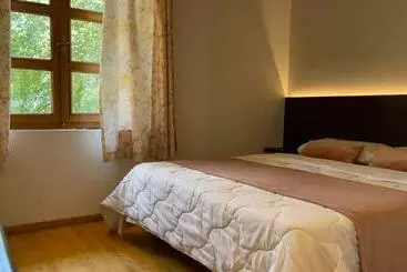 ベッドアンドブレックファースト Villa Gjeçaj Guesthouse And Restaurant