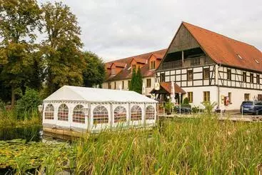 ホテル Gröbern Am See