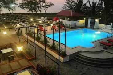 هتل Petit Elephant