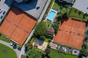 בית מלון כפרי Berghof Mayrhofen Gmbh