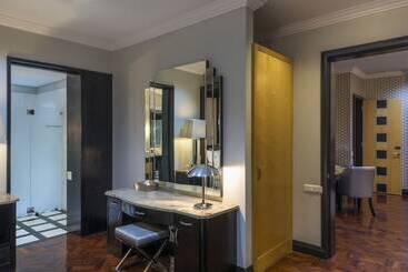 בית מלון כפרי Mantis No5 Boutique Art