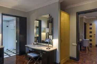 בית מלון כפרי Mantis No5 Boutique Art