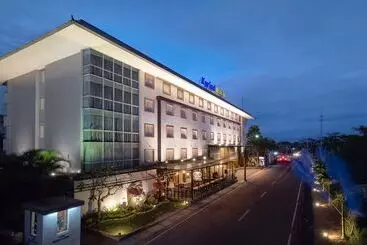 בית מלון כפרי Kyriad Royal Seminyak Bali