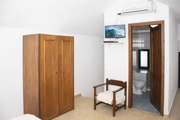 Hotel Olive Tree Apartments