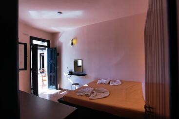 آپارتمان Little Lindos Sea View Studios