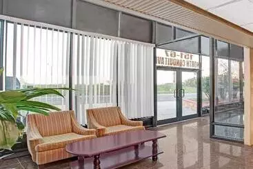مُتل Super 8 By Wyndham Jamaica North Conduit