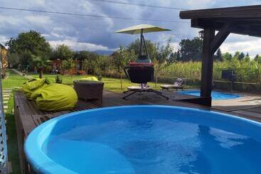 پانسیون Janine Garden