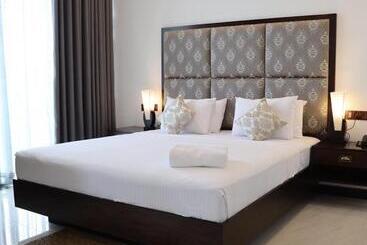 호텔 Riverbank Resort Gampola