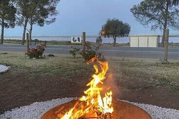 Bed and Breakfast Pink Lake Tiny House Peony