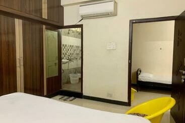 Aparthotel 1bhk Near Aig Hospital