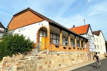 膳宿费 Herr Berge