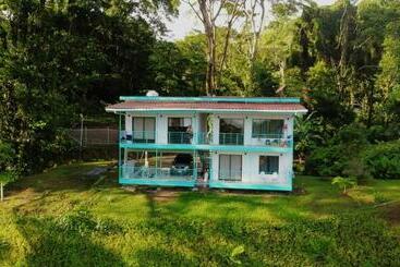 Ocean S Breeze Apartment And Rooms