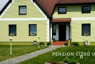 ペンション Penzion Cizku U Trebone
