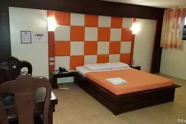 בית מלון כפרי Hollywood Drivein