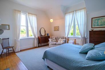 Bed and Breakfast Waikonini Homestead