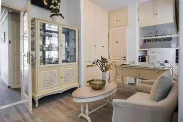 Hotel Galaxa Mansion