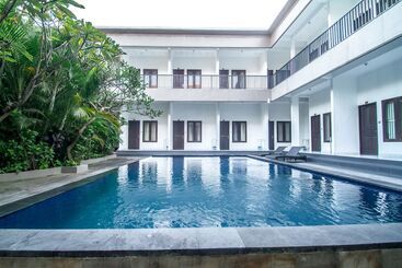 בית מלון כפרי Seminyak Point Guesthouse