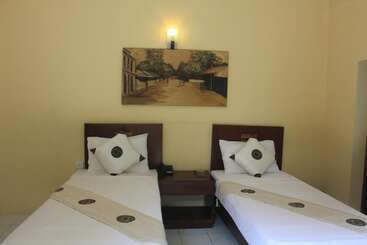 Grand 7 Hotel Thalawathugoda