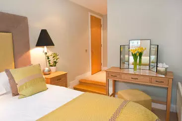 هتل Highland Apartments By Mansley