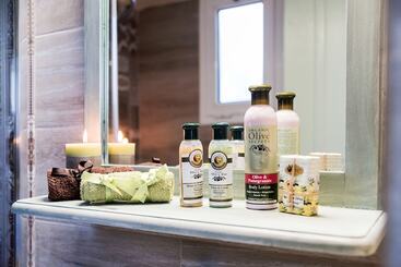 آپارتمان Sole E Mare Traditional Studios