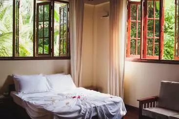 Hotel Gurahaana Guest House