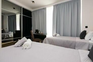 ベッドアンドブレックファースト Sky & Sun Luxury Rooms With Private Parking In The Garage