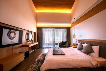 Oakridge Hotel & Spa