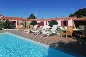 Aamiaismajoitus (B&B) La Longère Des Olonnes