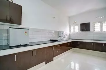 Hotel Collection O 85602 Ecstasy Appartment