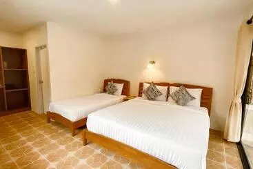 בית מלון כפרי Bounty Resort