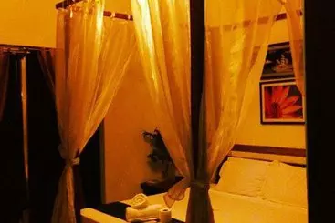 Hotel The Lotus Garden Suites