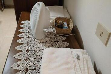 تختخواب و صبحانه Garden Relais