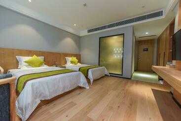 Hotel Ewing International Airlines