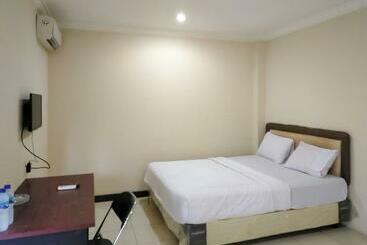 호텔 Hi C Guest House And Cafe Redpartner