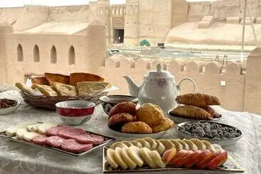 Pensione Deshon Qala Guest House