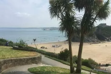 Vandrarhem Palace Surf Lodge