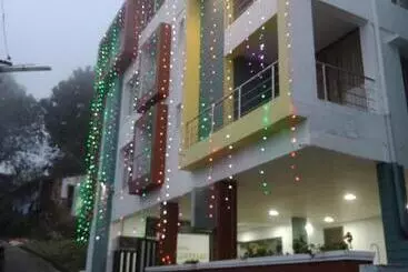 ペンション Swiss Cottage