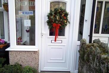 تختخواب و صبحانه Applebys Guest House