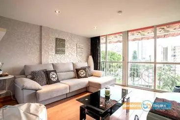 Turistlejligheder Epic Apartment With Stunning Gardens & Pool Wifi And Aircon