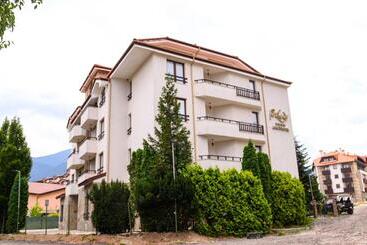 Parklands Hotel & Pool