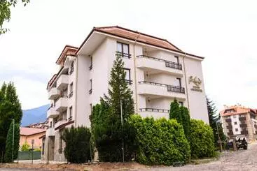 Parklands Hotel & Pool