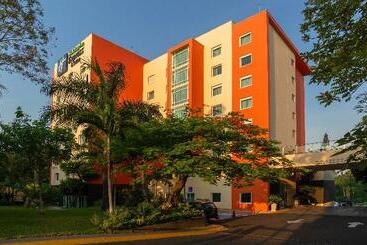 בית מלון כפרי Holiday Inn Express & Suites Cuernavaca, An Ihg