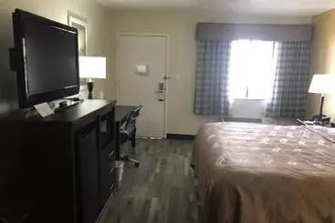 בית מלון כפרי Quality Inn & Suites Near Downtown Mesa
