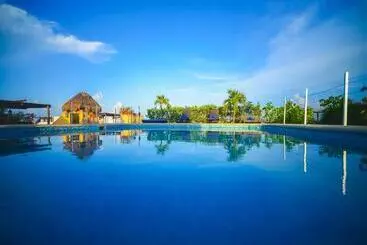 Hotelli Encanto Riviera Condo