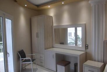 アパートホテル Mariana